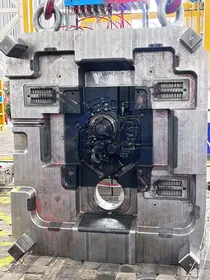 Пресс-формы для литья под давлением